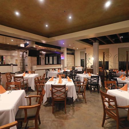 雷诺萨产业婆尼特假日酒店 外观 照片