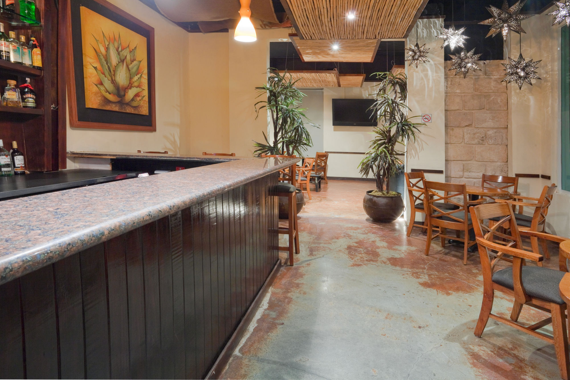 雷诺萨产业婆尼特假日酒店 外观 照片